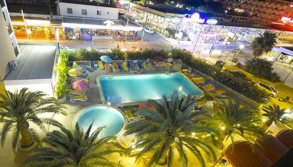 Apartamentos Bahia De San Antonio San Antonio  Kültér fotó